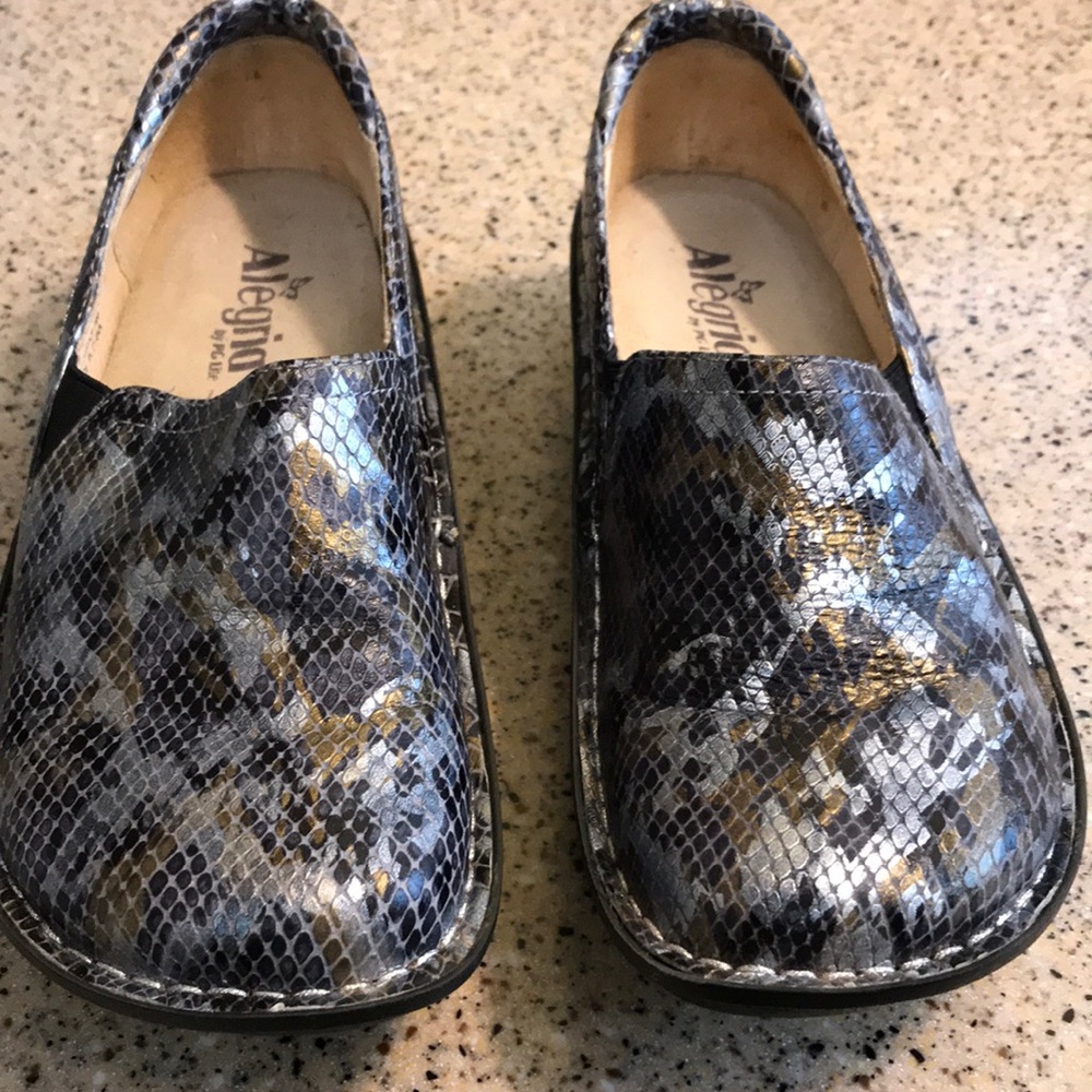 Ladies shoes